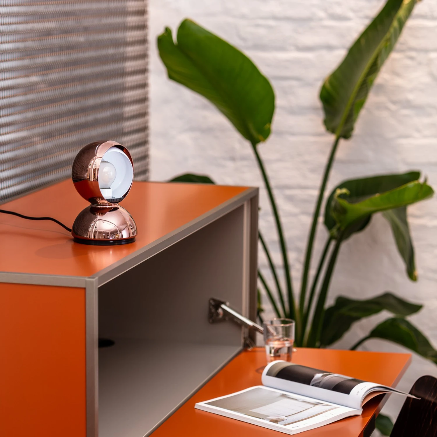 Artemide Eclisse Tischleuchte, Kupfer 3 Artemide Eclisse Tischleuchte, Kupfer – Bild 3