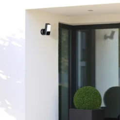 Eve Outdoor Cam, Smarte Flutlichtkamera -Heimbeleuchtung 2029030 2