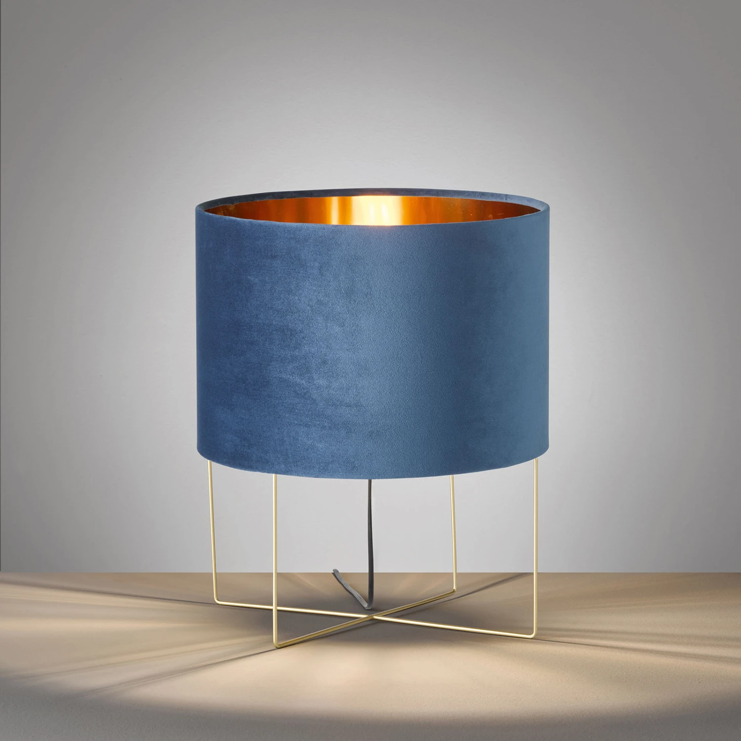 Tischleuchte Aura, Samtschirm, Höhe 43 Cm, Blau 2 Tischleuchte Aura, Samtschirm, Höhe 43 Cm, Blau – Bild 2