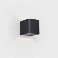 IP44.de Intro LED-Außenwandlampe 2.700K Deep Black