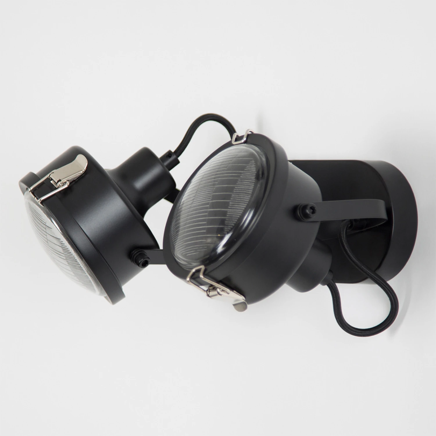 Zweiflammige Wandleuchte Satellite In Schwarz 2 Zweiflammige Wandleuchte Satellite In Schwarz – Bild 2