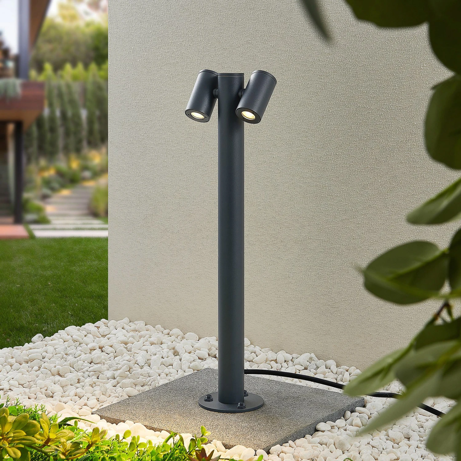 Lucande Saige LED-Sockelleuchte 2-fl., 50 Cm 2 Lucande Saige LED-Sockelleuchte 2-fl., 50 Cm – Bild 2