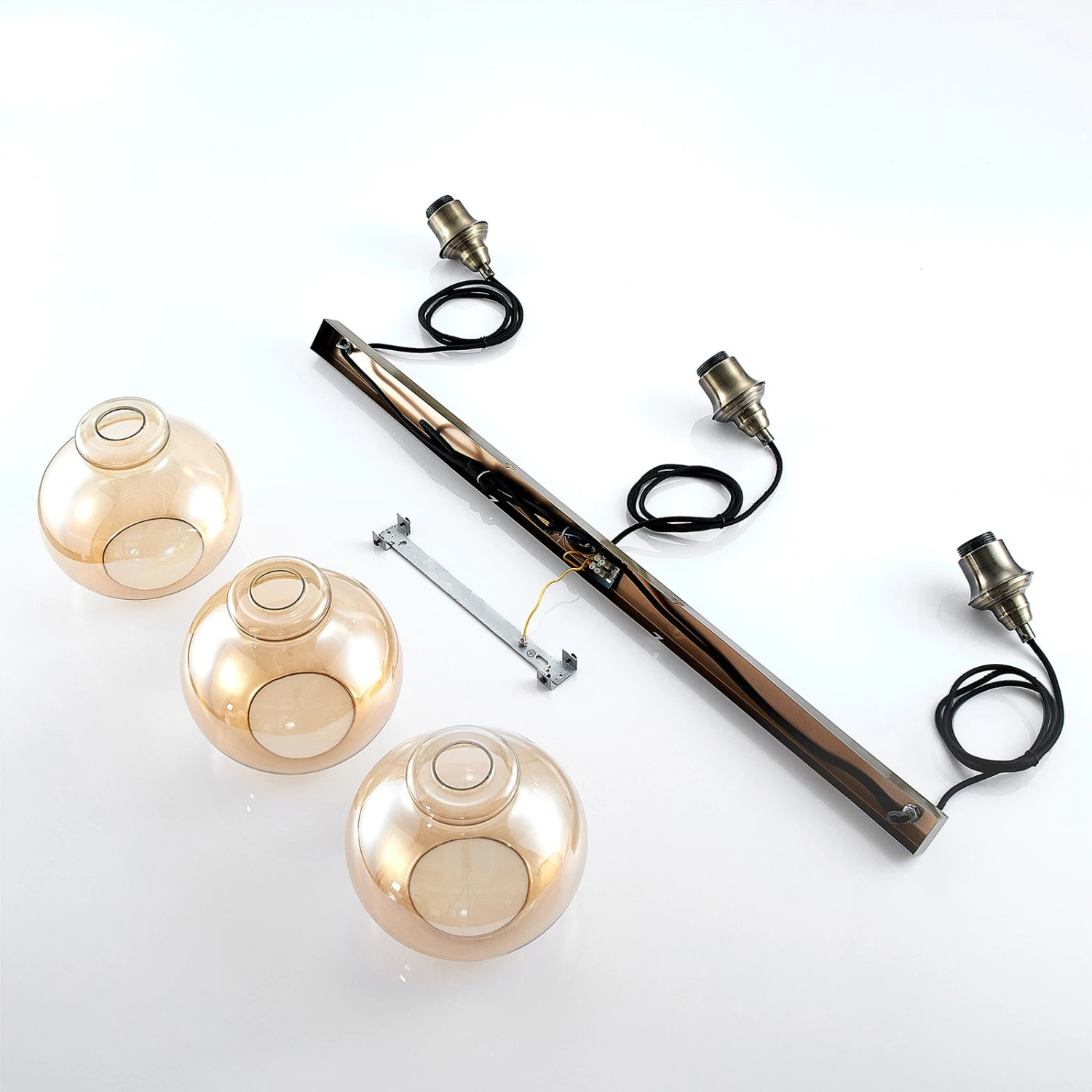 Lindby Tymoni Glas-Pendelleuchte, Amber, 3-fl. 9 Lindby Tymoni Glas-Pendelleuchte, Amber, 3-fl. – Bild 9