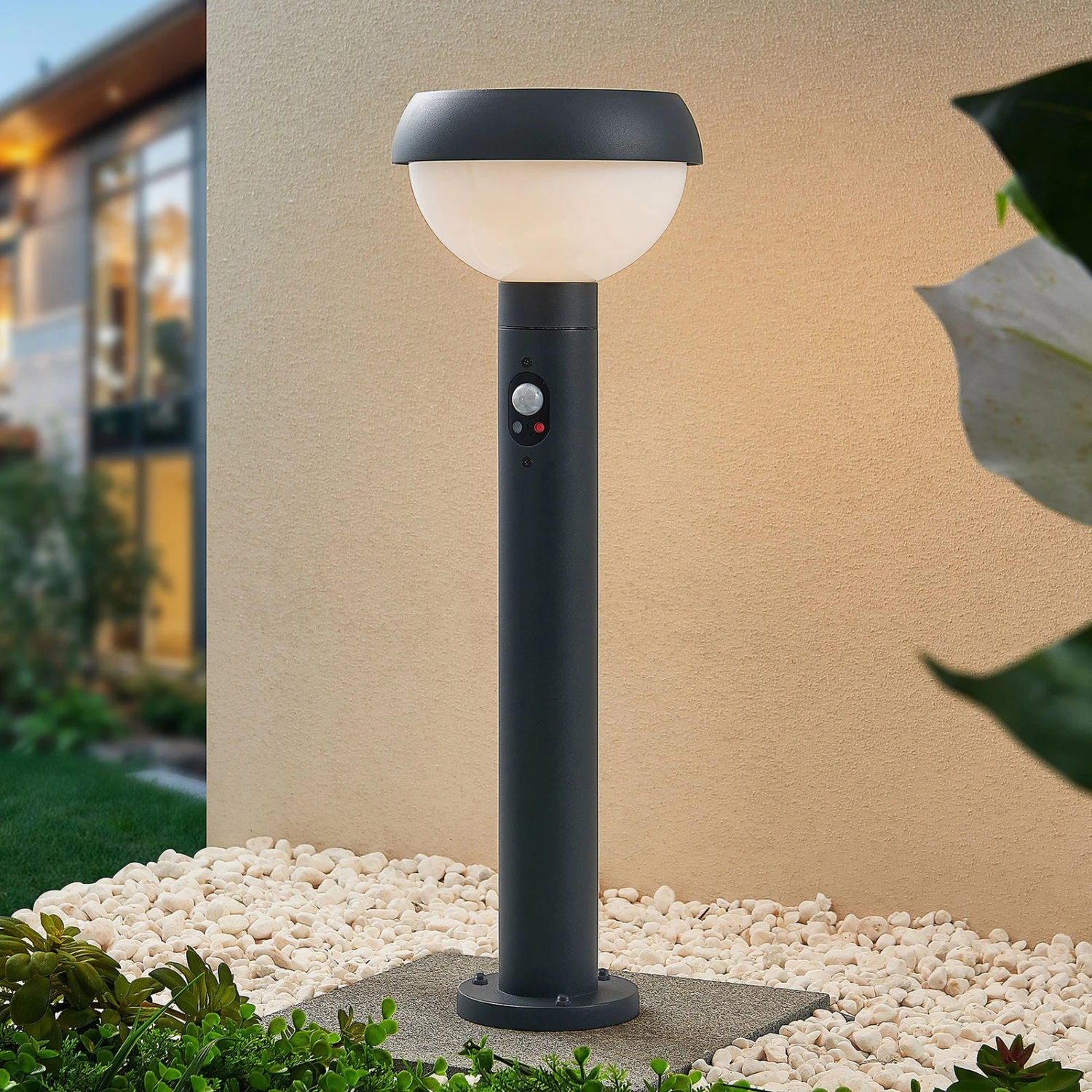 Lindby Kallie LED-Solar-Wegeleuchte Mit Sensor 2 Lindby Kallie LED-Solar-Wegeleuchte Mit Sensor – Bild 2